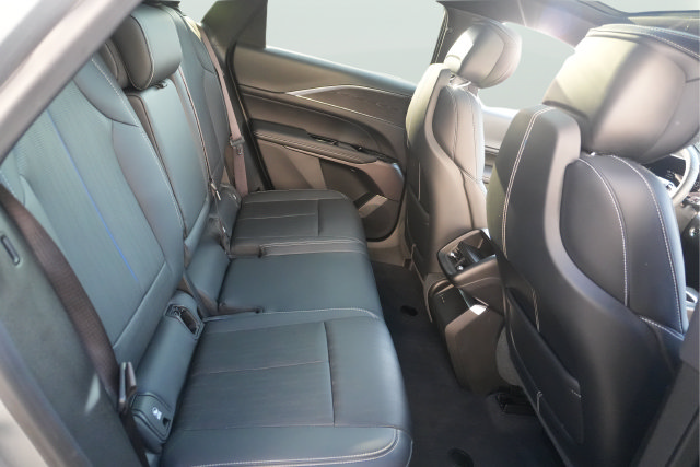 Used 2024 Cadillac Lyriq Luxury w/ LPO, Floor Liner Package AWD/4WD image 22