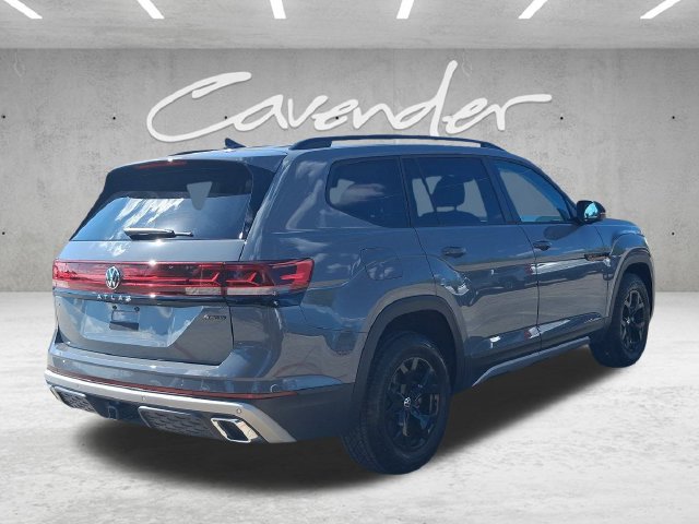 Used 2024 Volkswagen Atlas Peak Edition SE AWD/4WD image 20