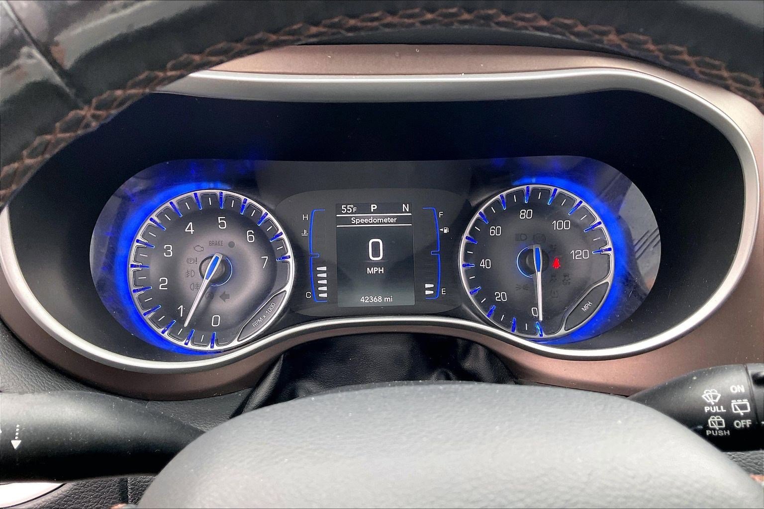 Used 2019 Chrysler Pacifica Touring-L image 18