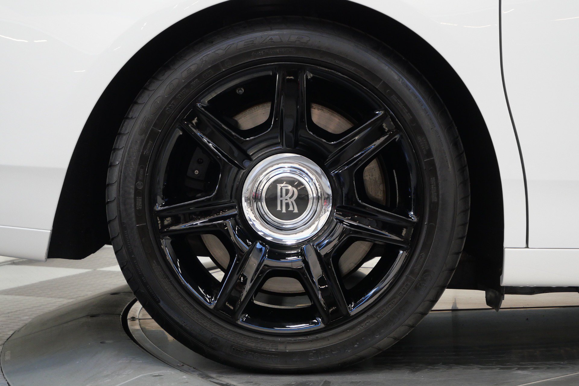 Used 2013 Rolls-Royce Ghost RWD image 44
