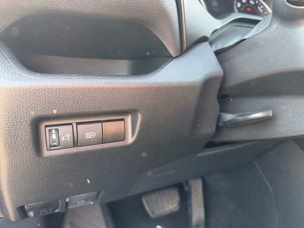 Used 2021 Toyota RAV4 XLE AWD/4WD image 19