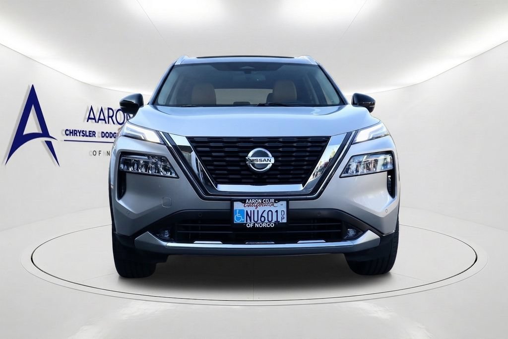 Used 2021 Nissan Rogue Platinum AWD/4WD image 2