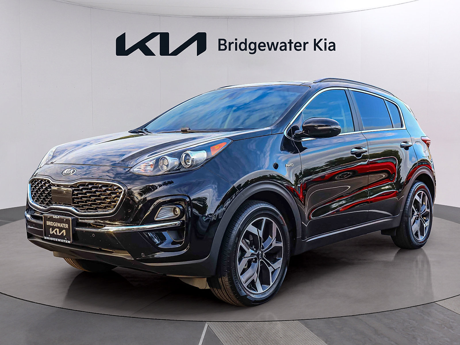 Certified 2022 Kia Sportage EX w/ EX Technology Package AWD/4WD image 3