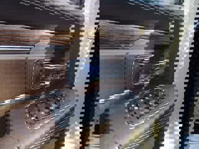 Used 2018 RAM 3500 Laramie Longhorn image 11