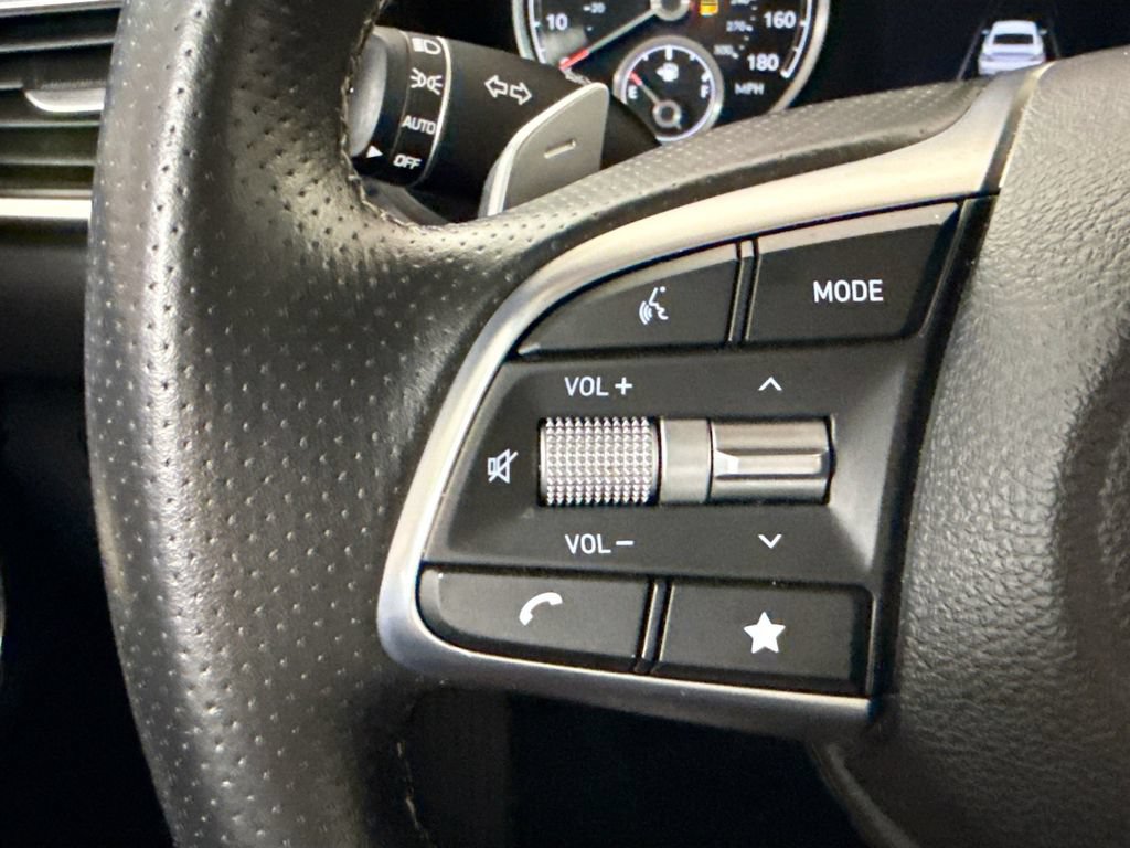 Used 2022 Genesis G70 2.0T w/ Prestige Package RWD image 11