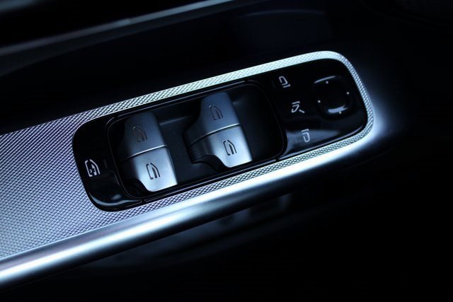 New 2025 Mercedes-Benz GLC 300 4MATIC image 16