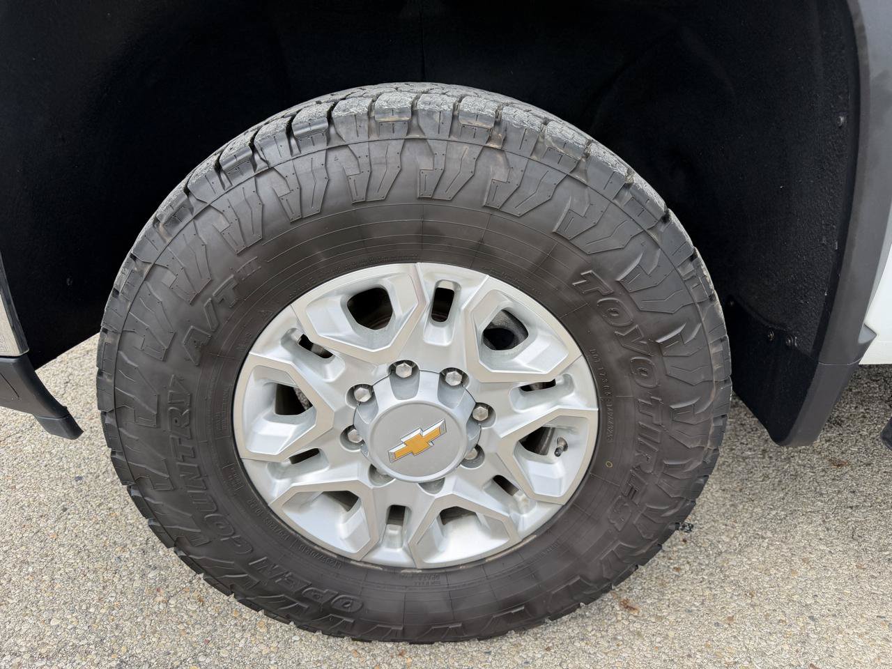 Used 2024 Chevrolet Silverado 3500 LT w/ Convenience Package AWD/4WD image 12