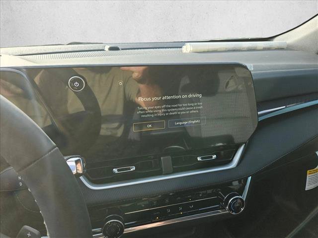 Used 2026 Chevrolet Equinox LT w/ Safety and Technology Package FWD image 13