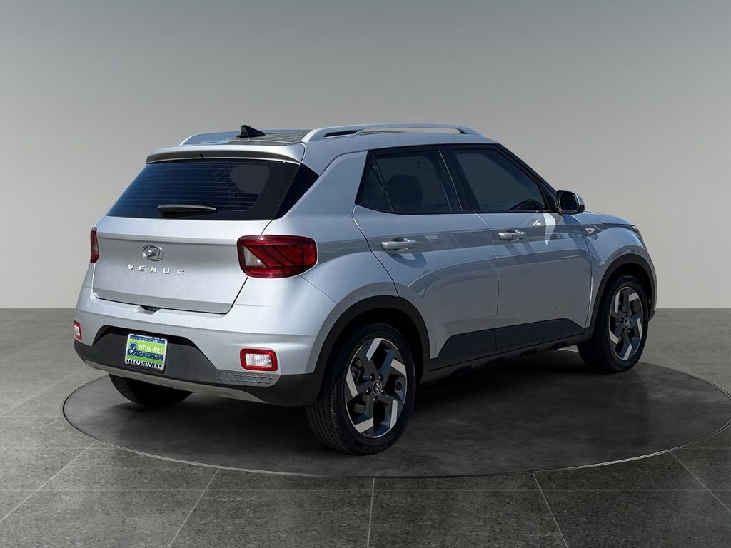 Used 2021 Hyundai Venue SEL w/ Premium Package FWD image 9