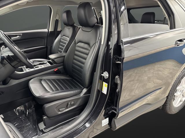 Used 2022 Ford Edge SEL w/ Convenience Package image 4