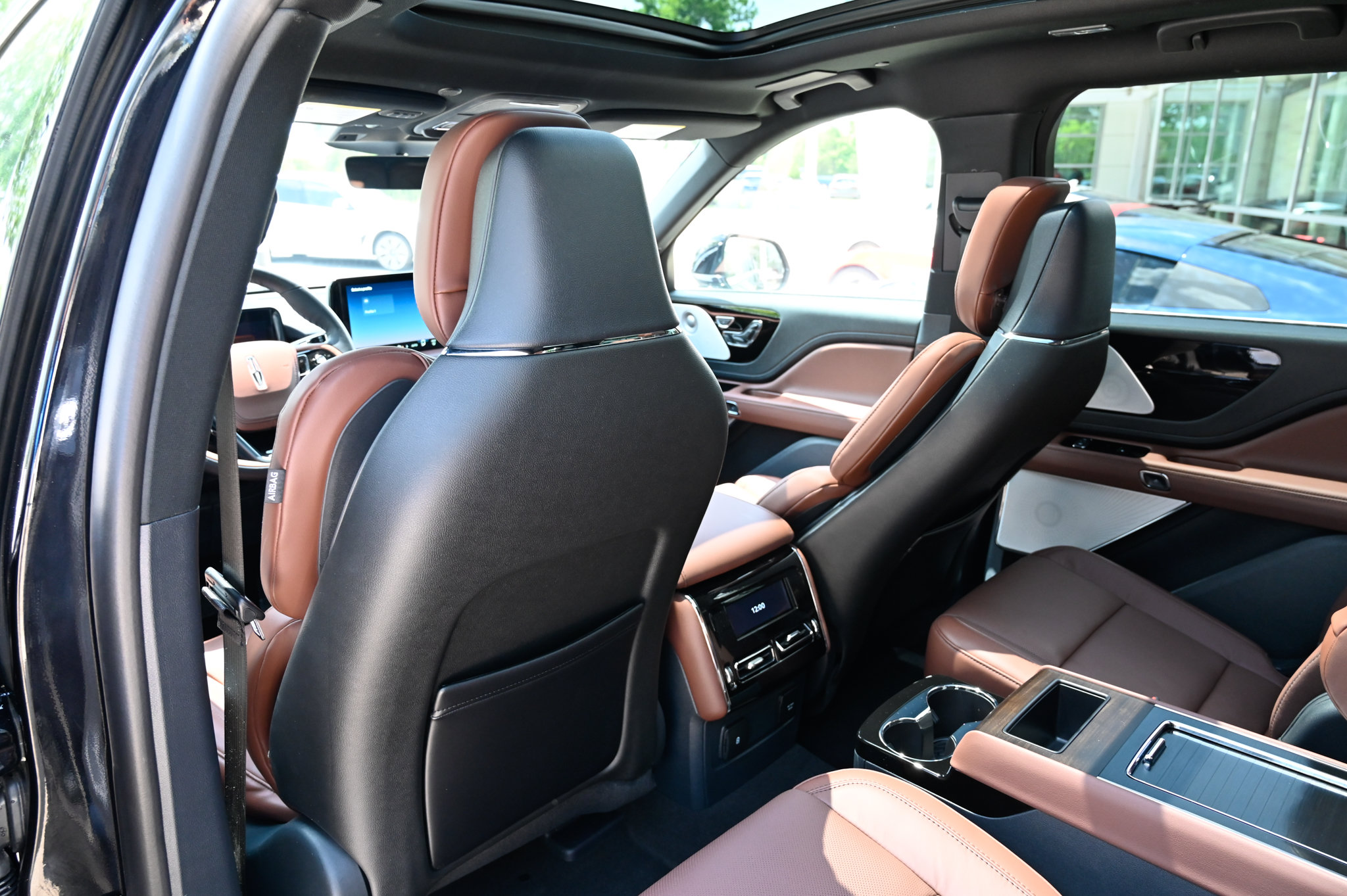 Used 2026 Lincoln Aviator Reserve AWD/4WD image 37
