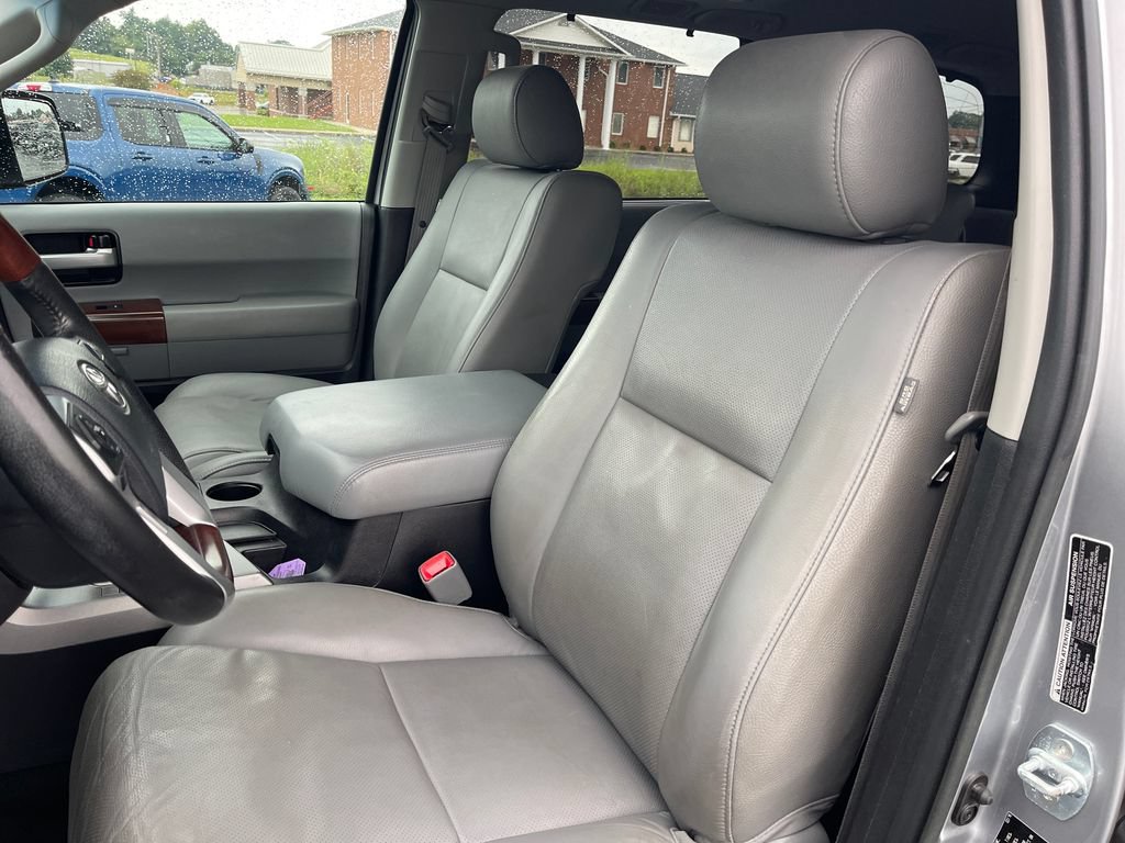 Used 2016 Toyota Sequoia Platinum AWD/4WD image 13