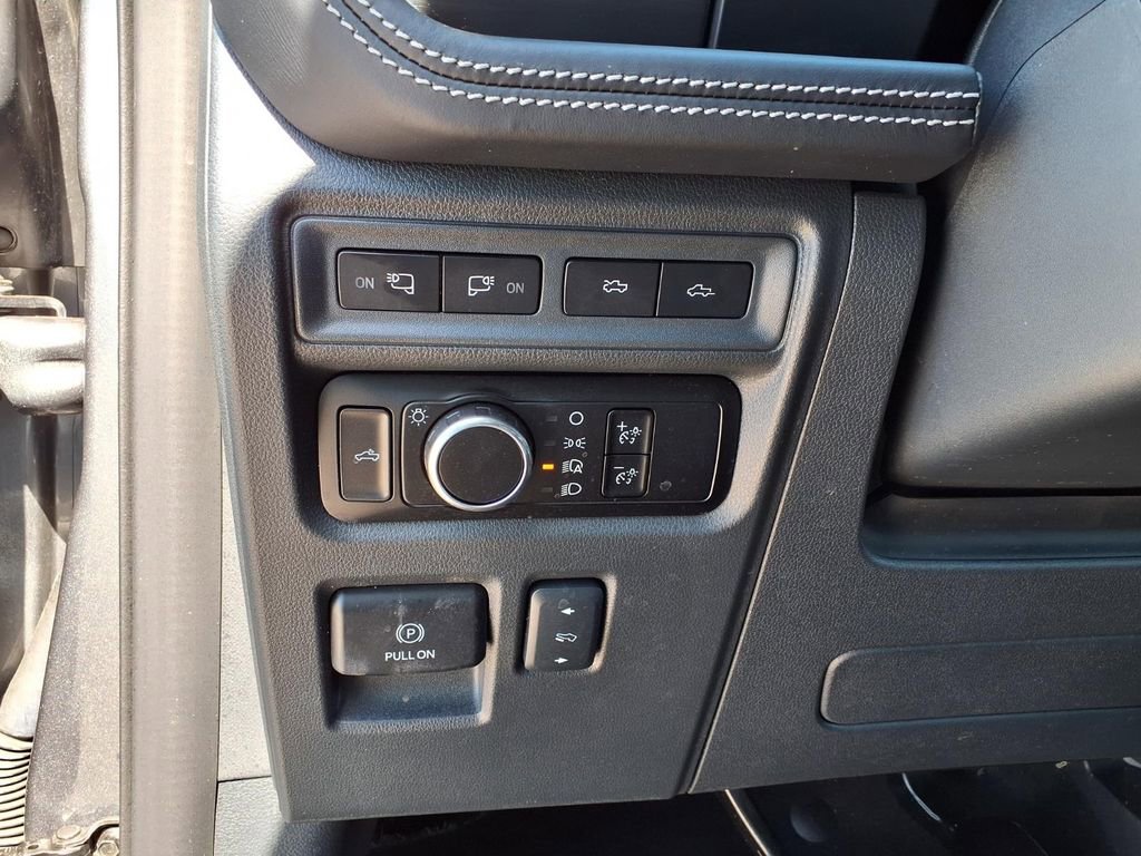 Used 2024 Ford F150 Lightning Platinum AWD/4WD image 27