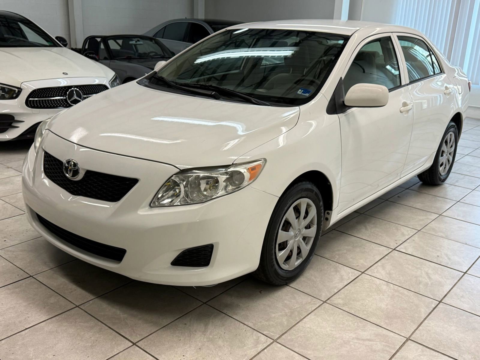 Used 2010 Toyota Corolla LE image 3