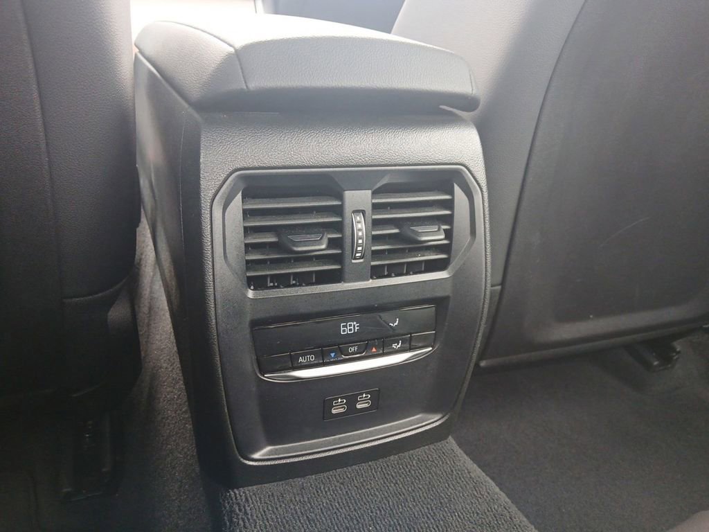 Used 2025 BMW 330i Sedan RWD image 17