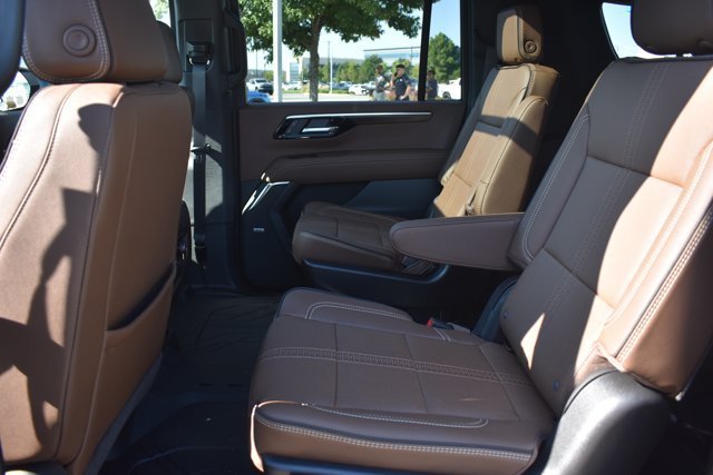 New 2026 Chevrolet Suburban High Country w/ Sun And Tow Package AWD/4WD image 15