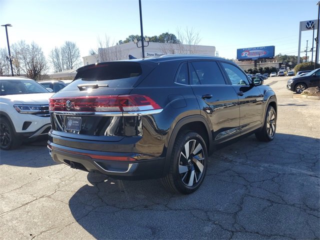 Certified 2024 Volkswagen Atlas Cross Sport SE w/ Black Wheel Package image 4