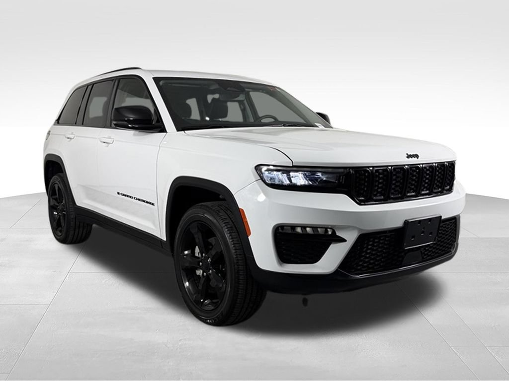 Used 2023 Jeep Grand Cherokee Limited w/ Black Appearance Package RWD image 6