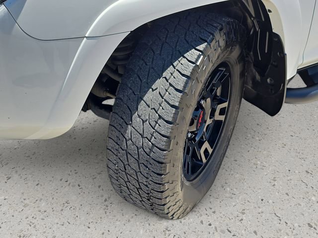 Used 2023 Toyota 4Runner SR5 Premium w/ Moonroof Package RWD image 34