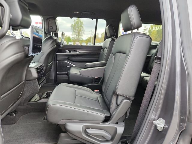 New 2023 Jeep Wagoneer Series III w/ Rear Seat Video Group 1 image 5