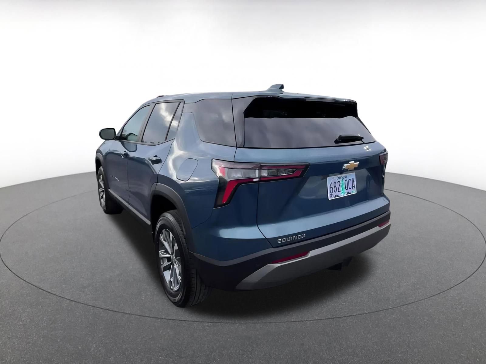 Used 2025 Chevrolet Equinox LT image 11