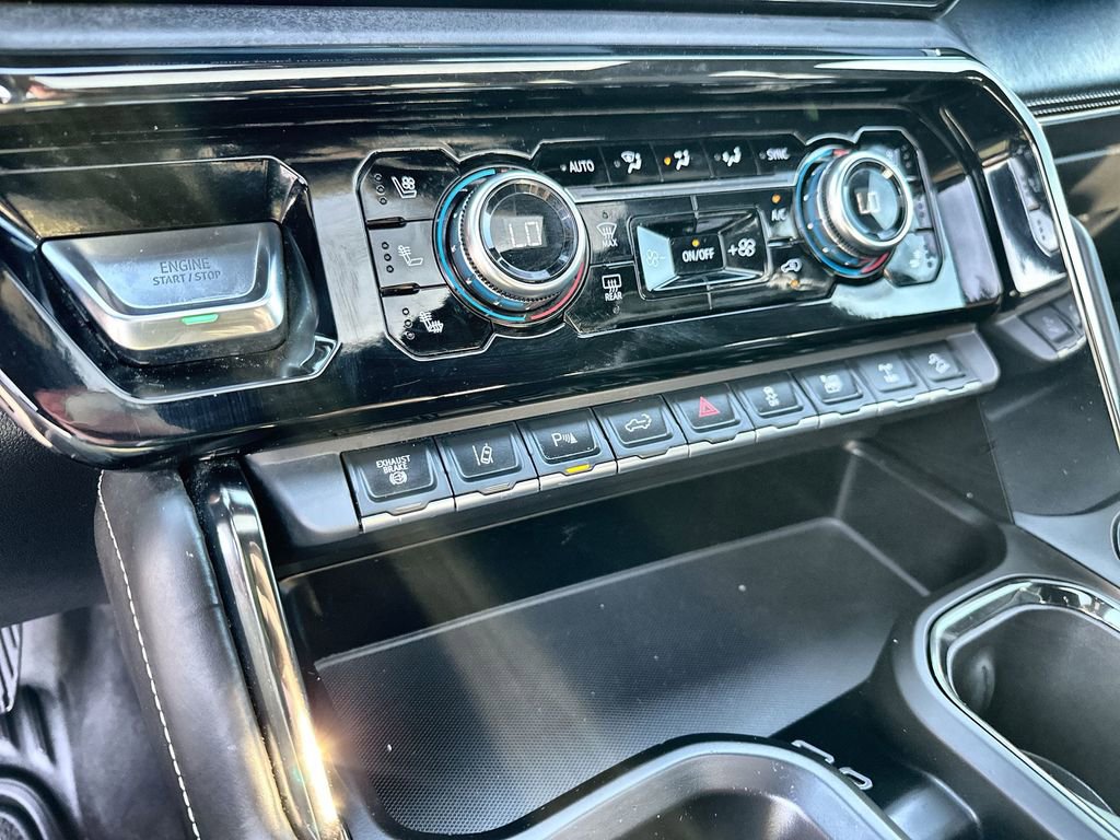 Used 2024 GMC Sierra 2500 AT4X image 27