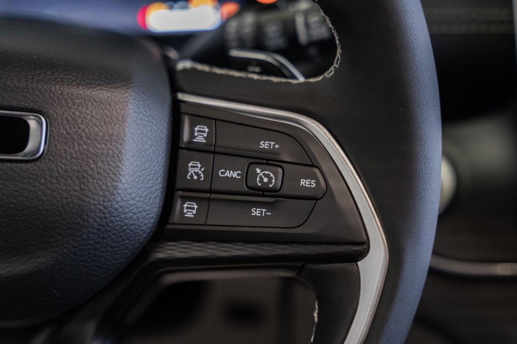 New 2025 Jeep Grand Cherokee Altitude image 26