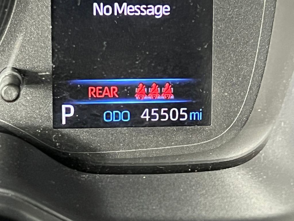 Used 2021 Toyota Corolla LE image 32