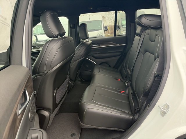 New 2026 Jeep Grand Cherokee Limited AWD/4WD image 10