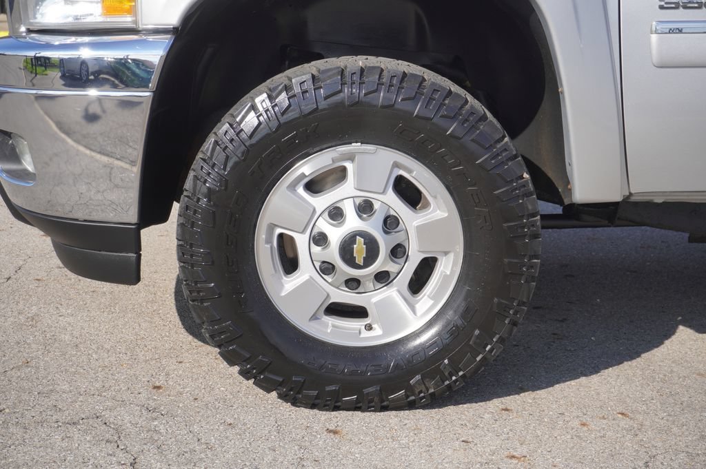 Used 2014 Chevrolet Silverado 3500 LT w/ Custom Sport Truck Package AWD/4WD image 10