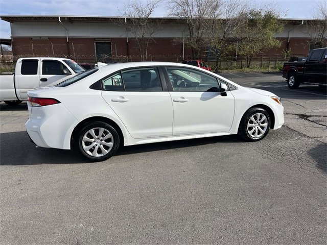 Used 2026 Toyota Corolla LE image 2