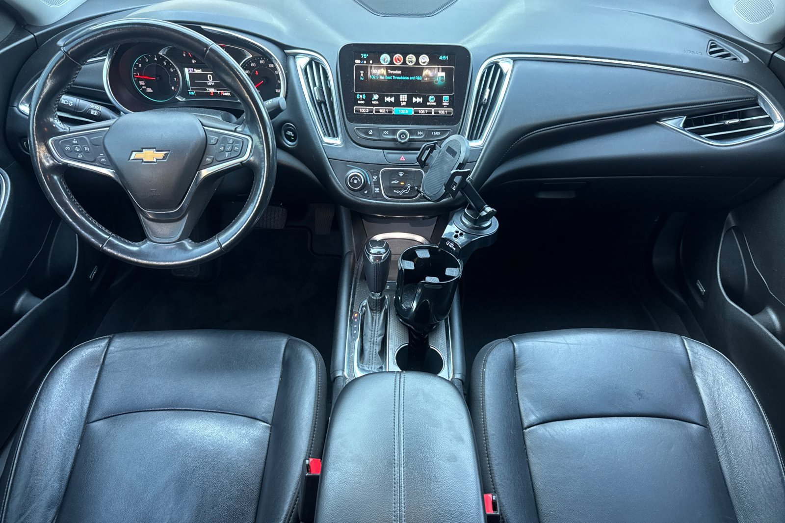 Used 2018 Chevrolet Malibu LT w/ Leather Package FWD image 16