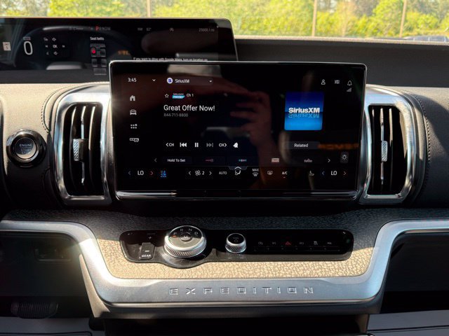 Used 2025 Ford Expedition Tremor AWD/4WD image 18