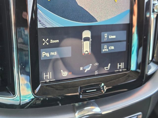 Used 2020 Volvo XC60 T5 Momentum w/ Protection Package image 21