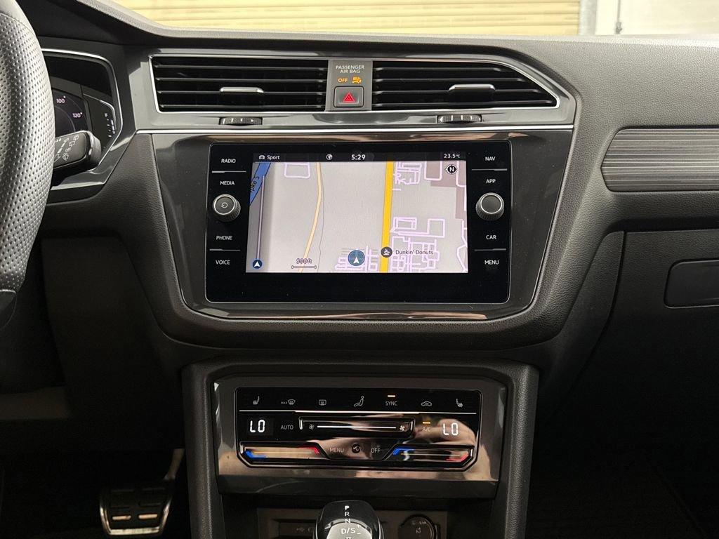 Used 2022 Volkswagen Tiguan SEL R-Line image 16