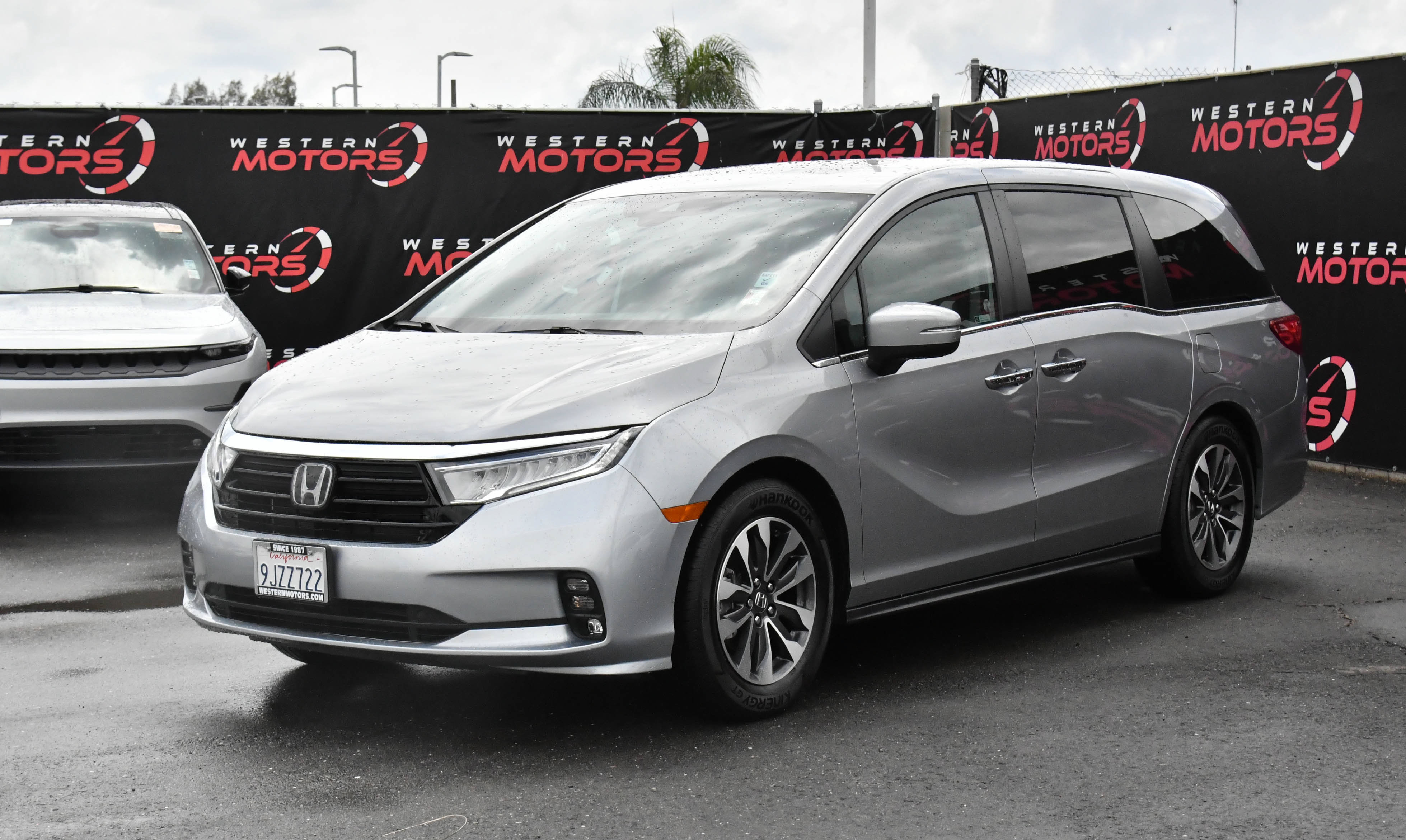 Used 2023 Honda Odyssey EX-L image 3