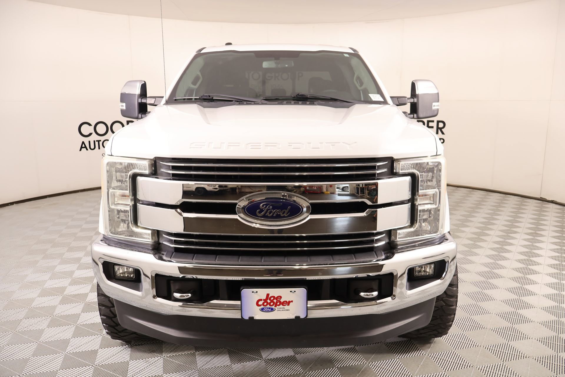 Used 2017 Ford F250 Lariat w/ Chrome Package image 9