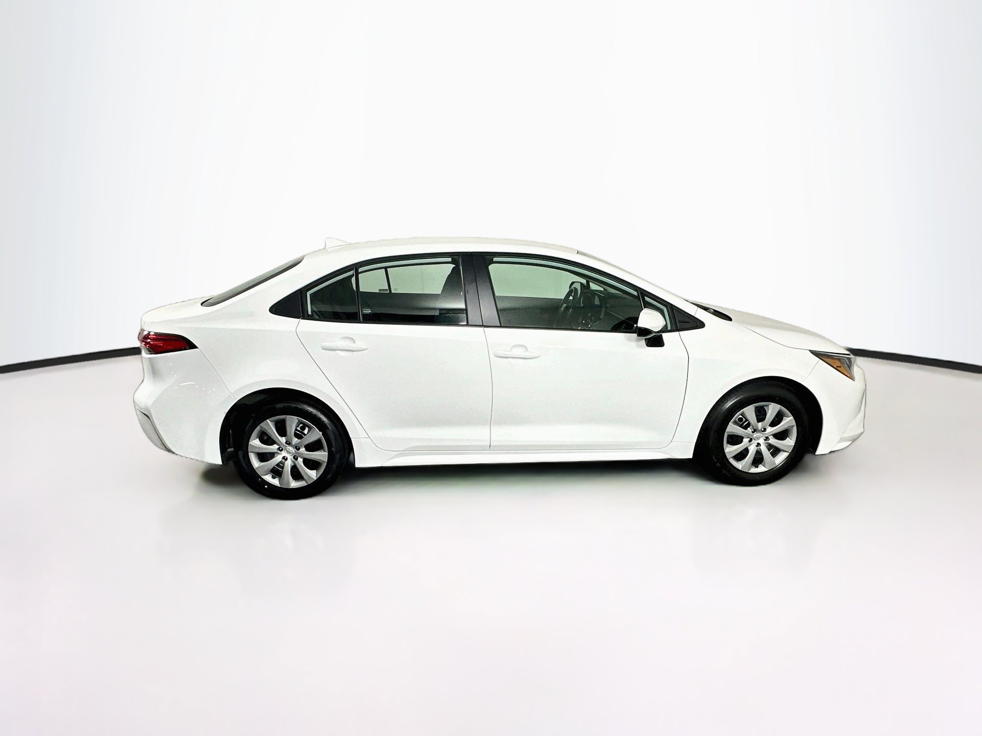Used 2025 Toyota Corolla LE FWD image 10