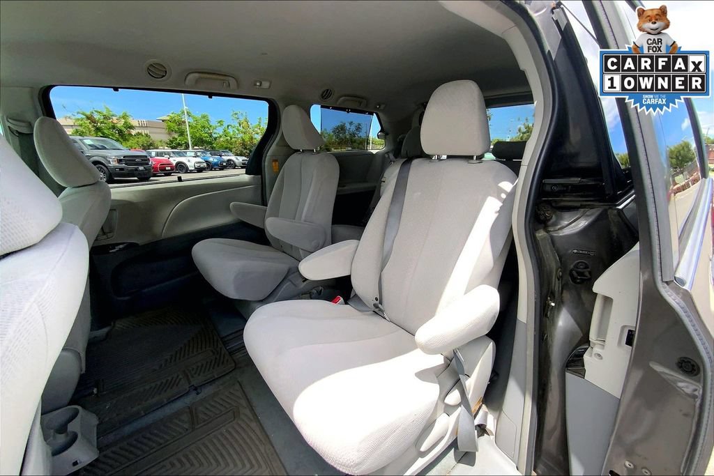 Used 2014 Toyota Sienna LE FWD image 23