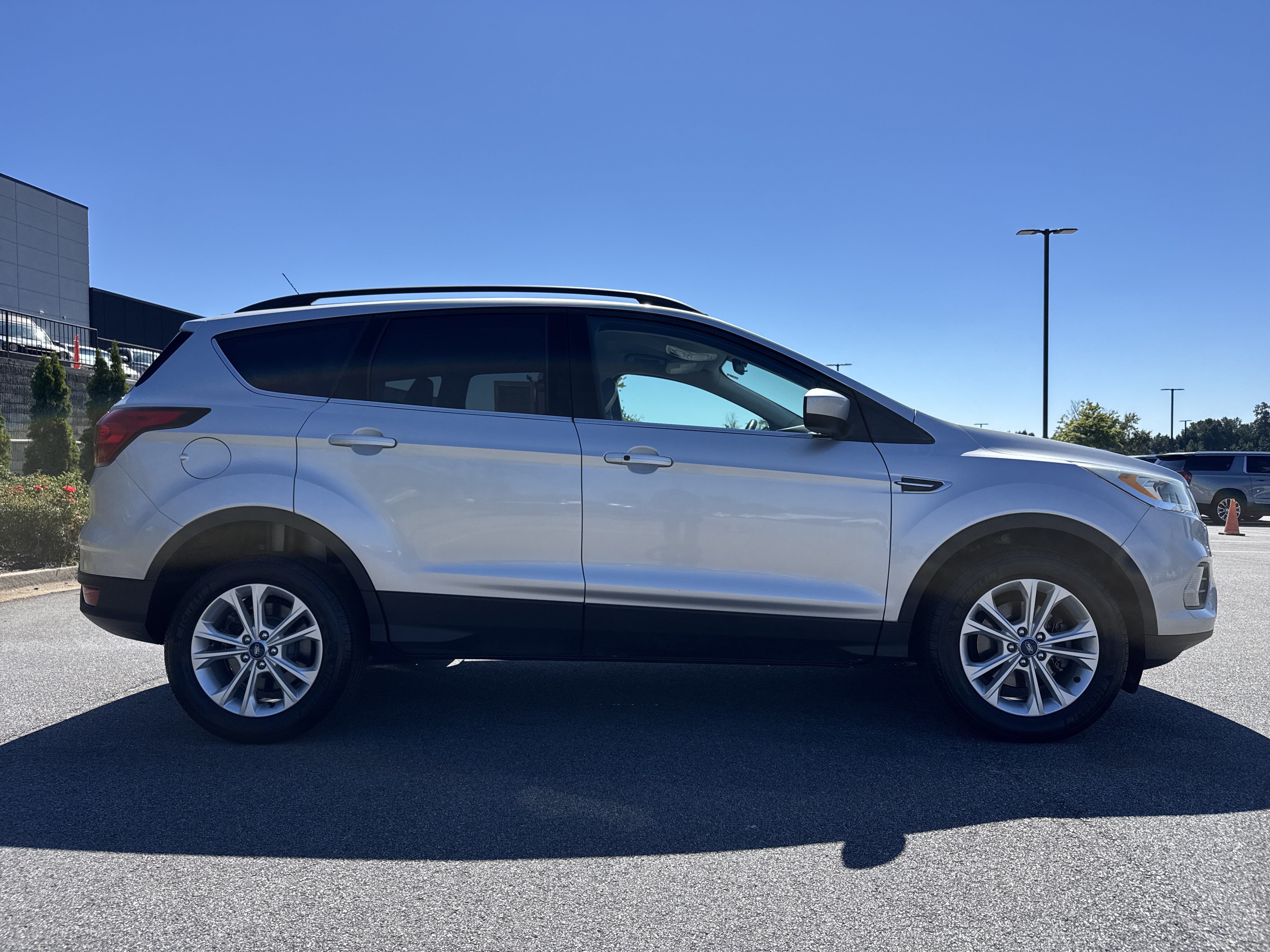 Used 2019 Ford Escape SEL FWD image 9