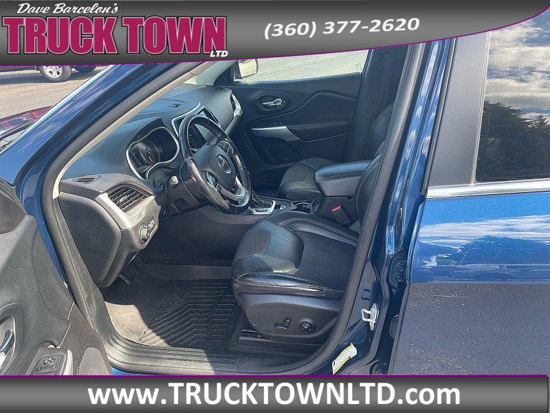 Used 2018 Jeep Cherokee Latitude Plus AWD/4WD image 9