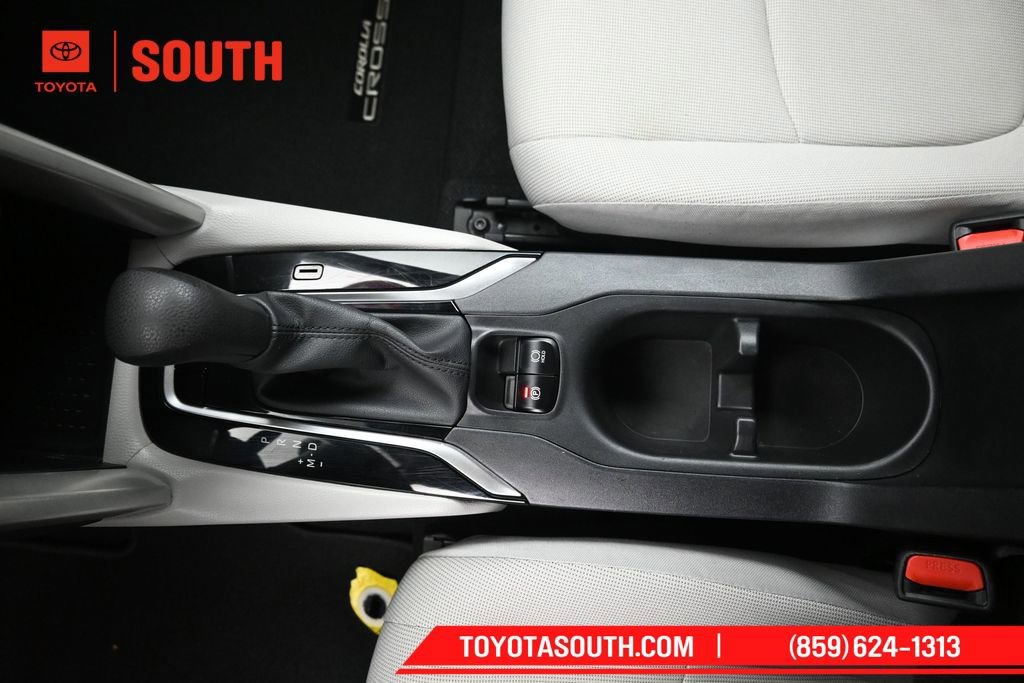 Used 2024 Toyota Corolla Cross L AWD/4WD image 19