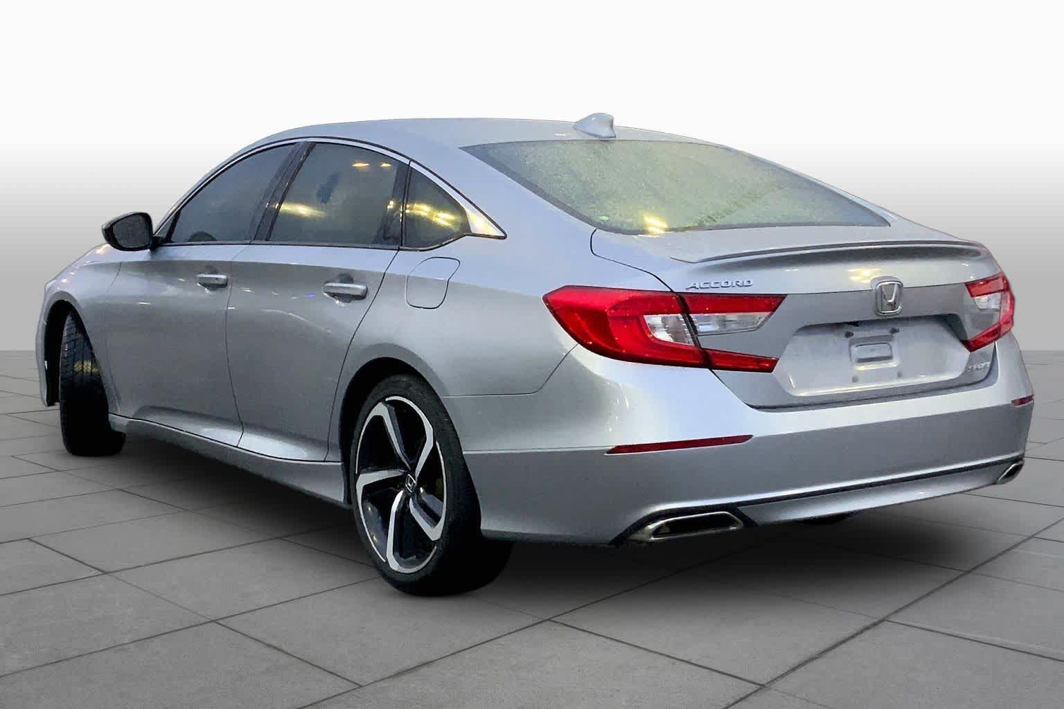 Used 2018 Honda Accord Sport image 12