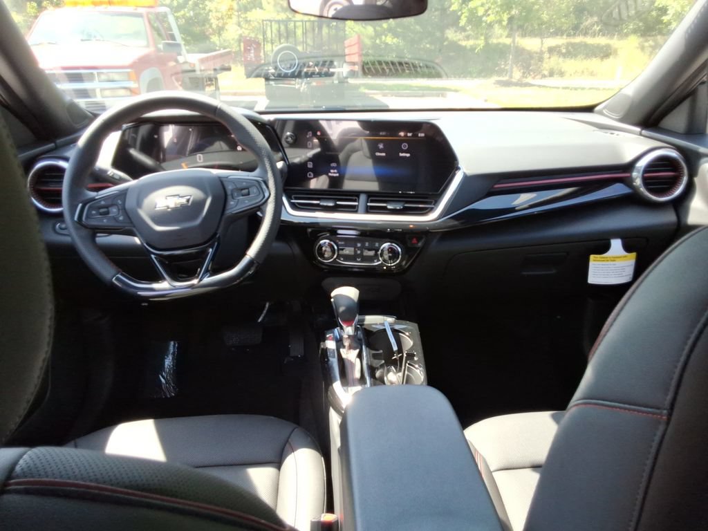 New 2026 Chevrolet Trax RS w/ Sunroof Package FWD image 18
