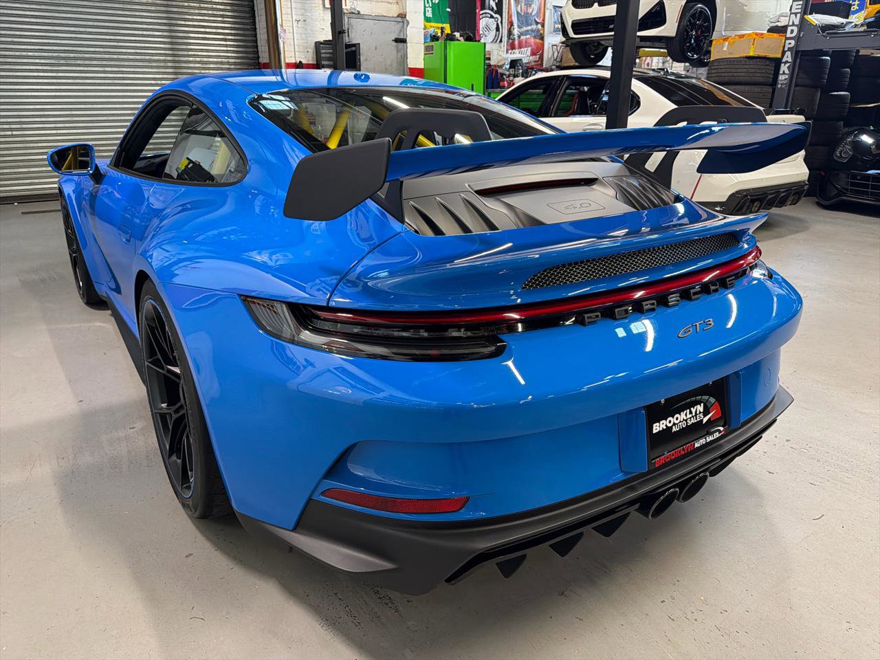 Used 2022 Porsche 911 GT3 RWD image 8