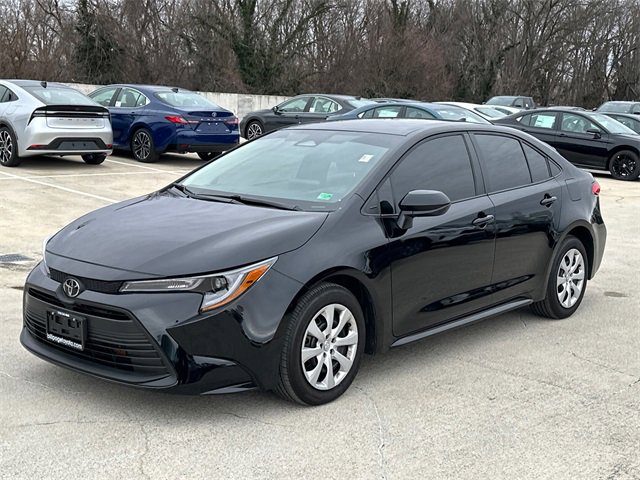 Certified 2025 Toyota Corolla LE image 2