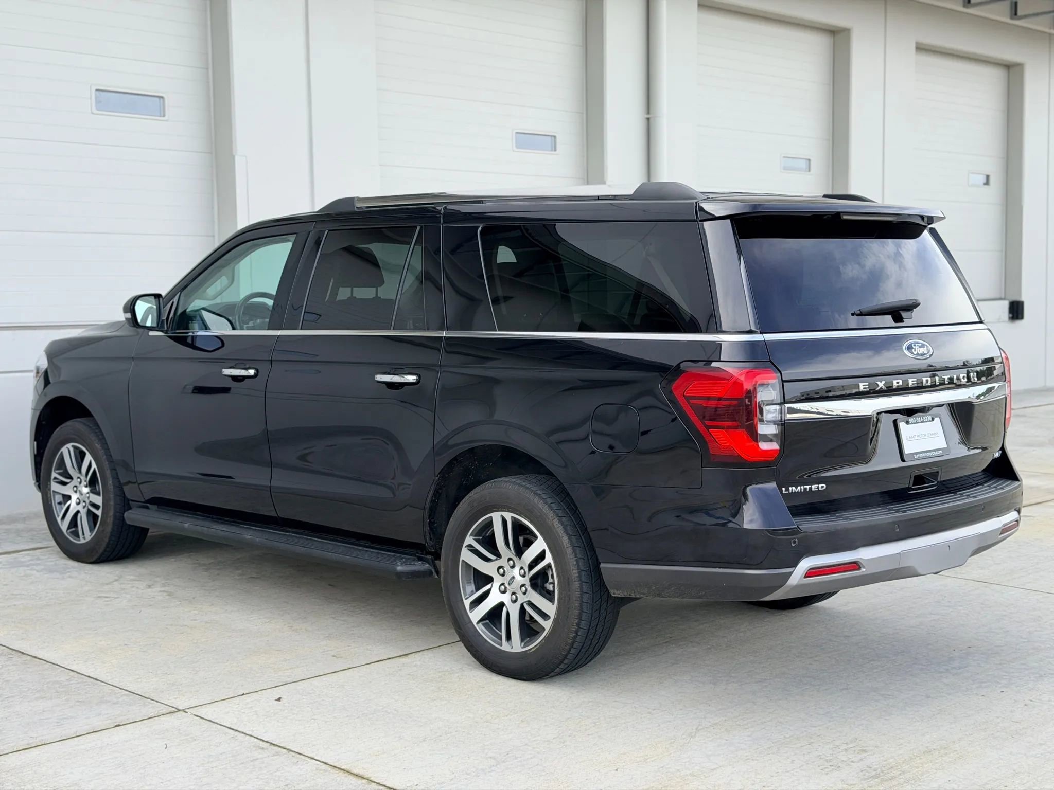 Used 2024 Ford Expedition Max Limited image 3