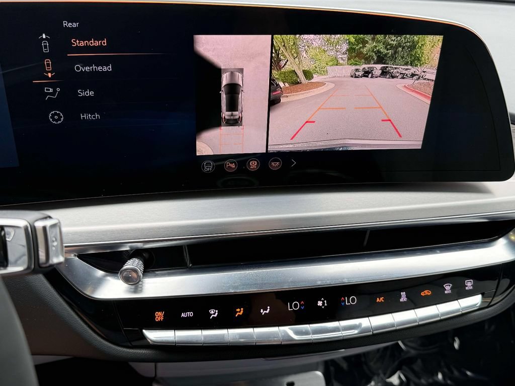 Used 2026 Cadillac Lyriq Luxury w/ LPO, Floor Liner Package AWD/4WD image 7