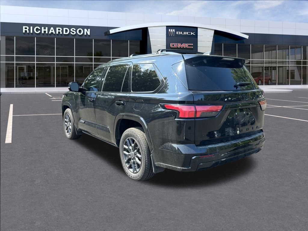 Used 2024 Toyota Sequoia Platinum image 3