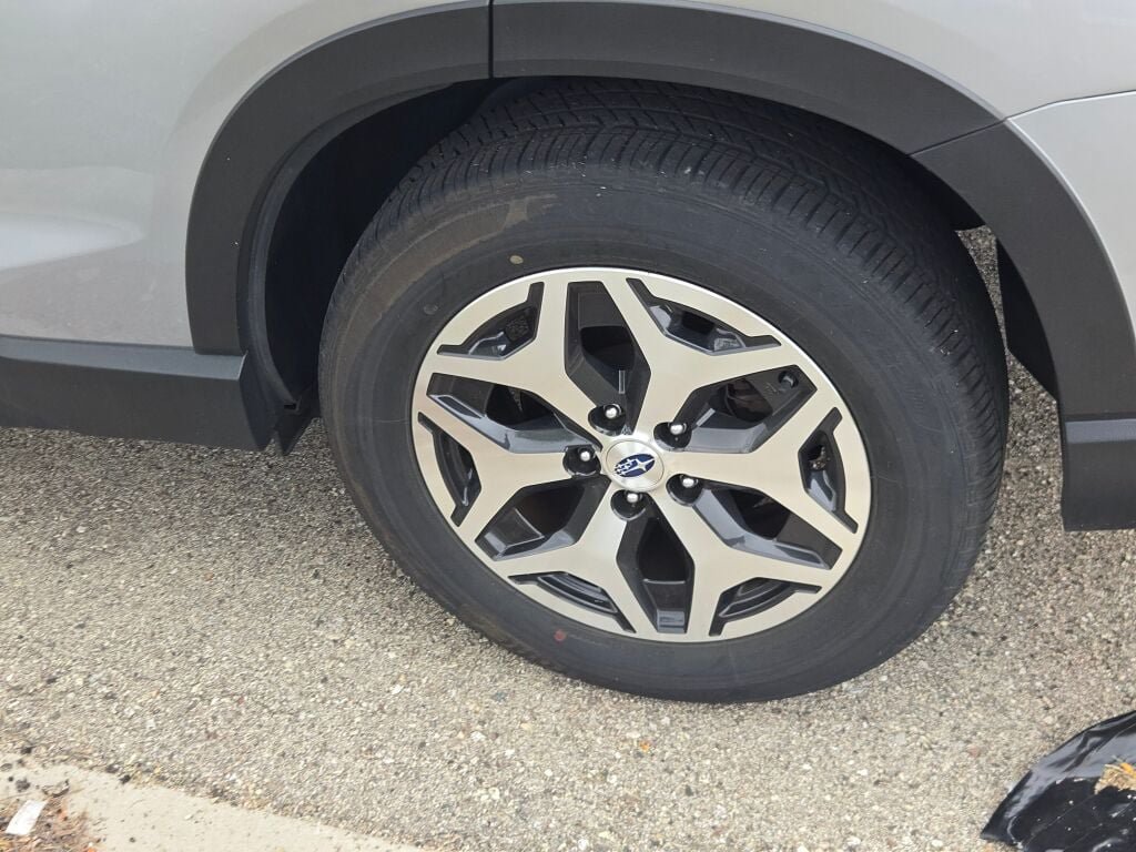 Certified 2024 Subaru Forester Premium AWD/4WD image 7